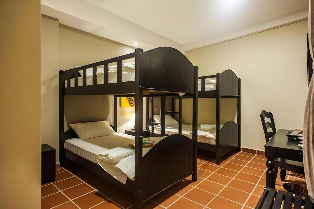 Armenian Suite Hotel George Town Eksteriør billede