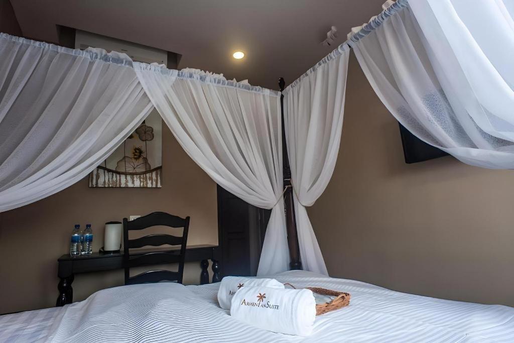 Armenian Suite Hotel George Town Eksteriør billede